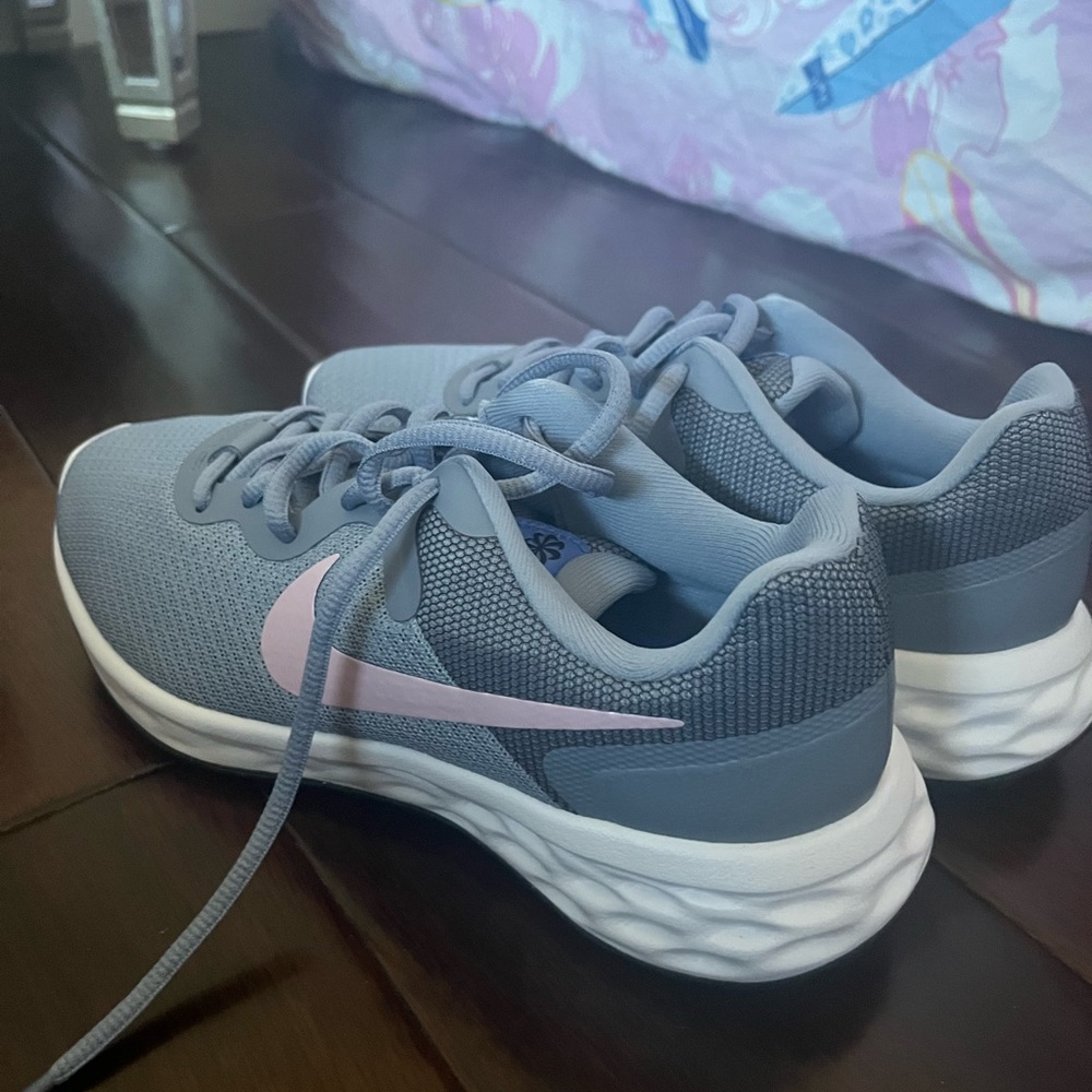 Nike Revolution Sneakers New Never Worn
